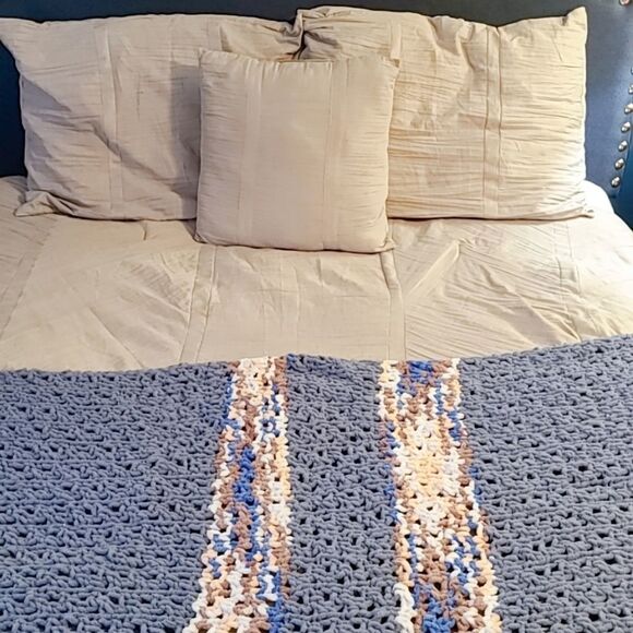 Eye Love Velvet Knit Blanket Never Used - Picture 6 of 6